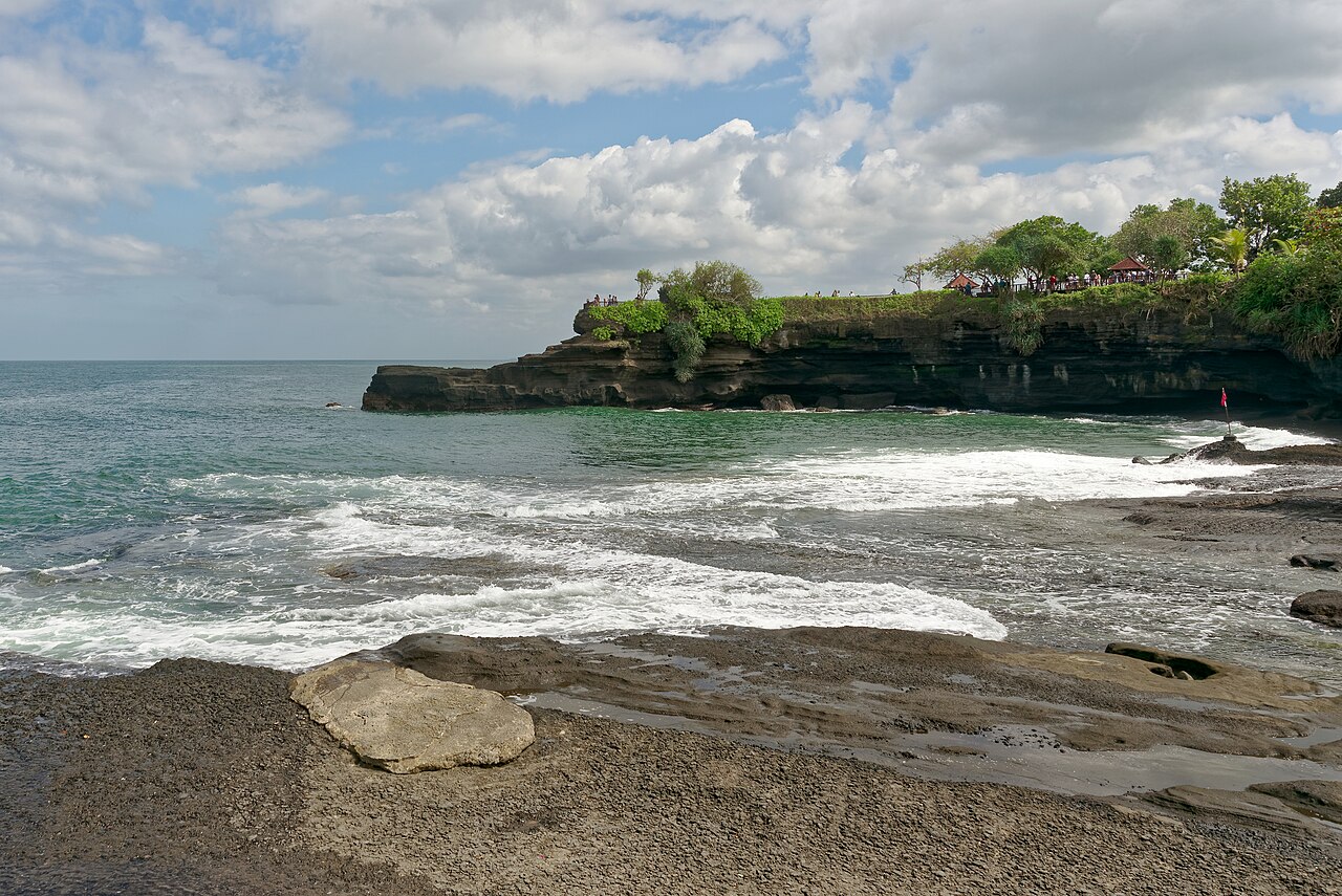 Tanah Lot sea temple, Bali, Indonesia